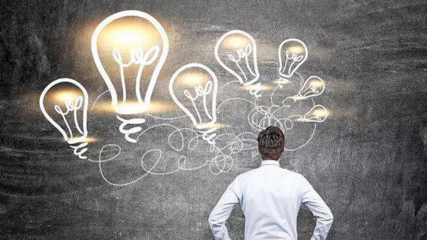 代码审计不只是看语法错误，更要关注业务逻辑漏洞与AI交互设计缺陷